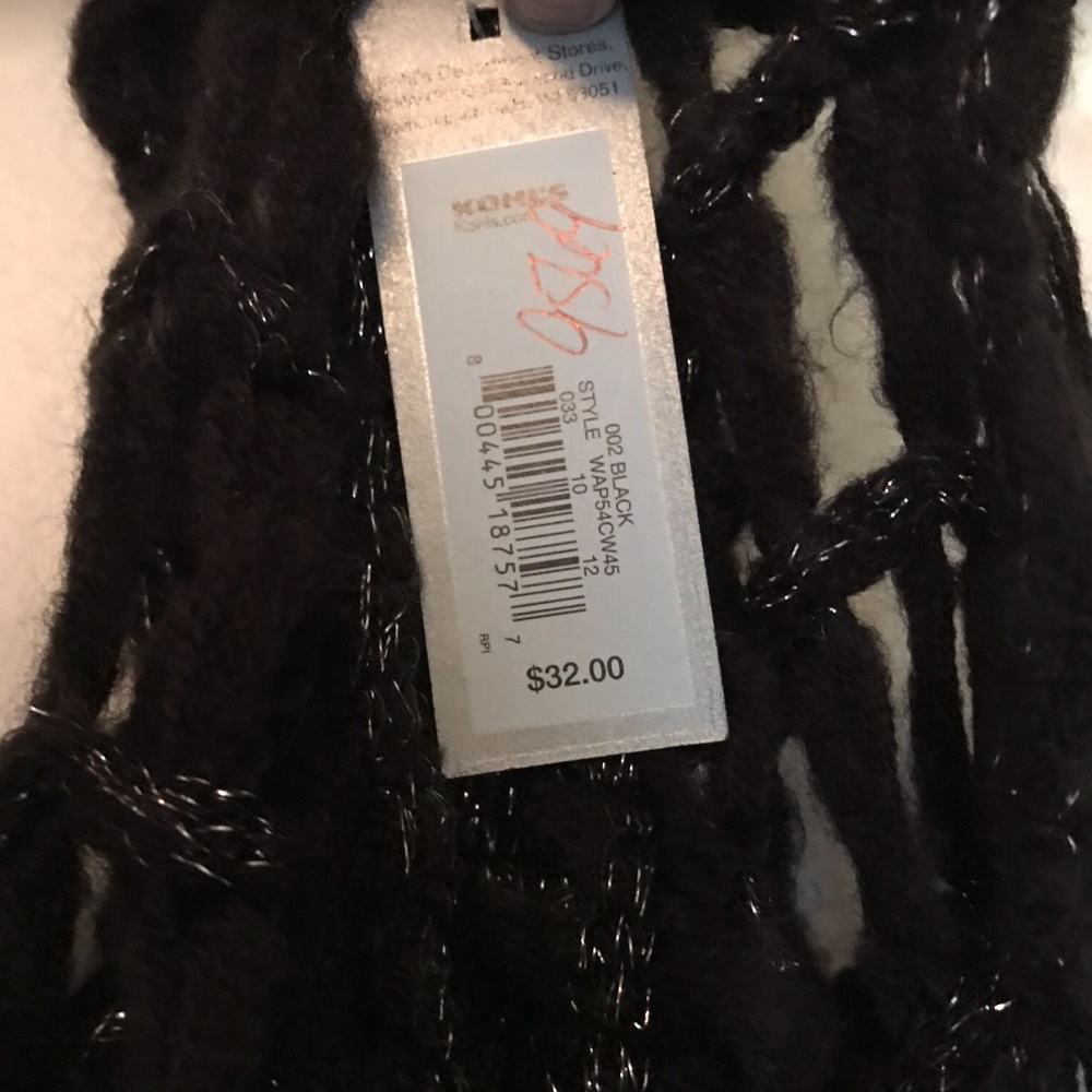 BNWT Cute Black w/Silver Open Weave Infinity Scarf - Picture 3 of 5